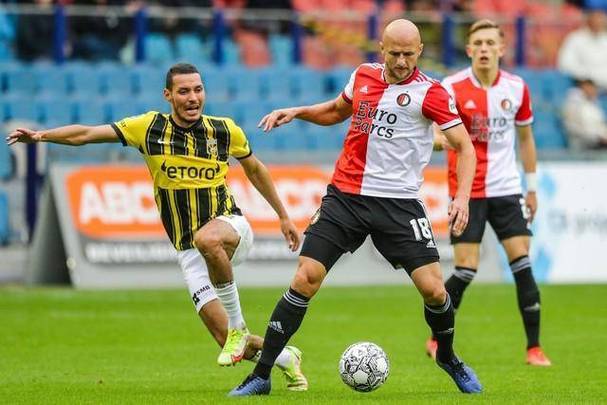 开元棋牌入口-荷甲赛前走向成谜，那不勒斯强势反弹，质疑声仍在，更衣室氛围转暖(荷甲兹沃勒比赛腰斩)