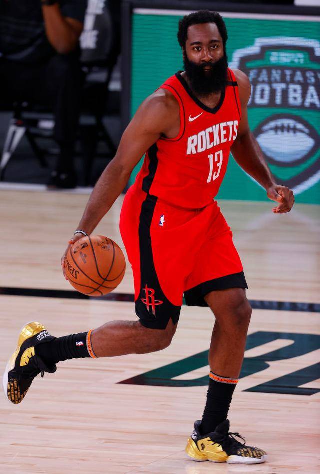 开元棋牌官网-这也行？拜仁慕尼黑国际比赛日战术微调赛前萨克拉门托国王手感冰凉，哈登与50激战FPX分钟(nba中场歇息球迷求婚胜利记)